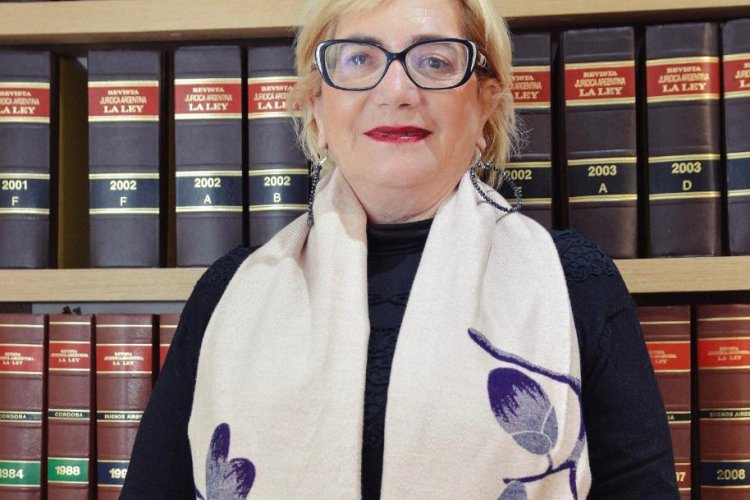 LIC. EMMA ESTER CAMARGO